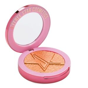 JEFFREE STAR COSMETICS- Supreme Frost “Caramel Kiss”. Highlighter.